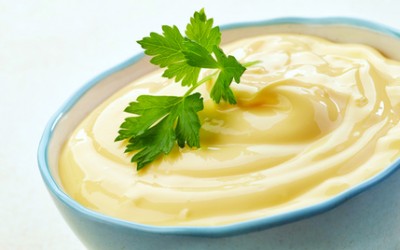A stable mayonnaise  to the freezing and defreezing